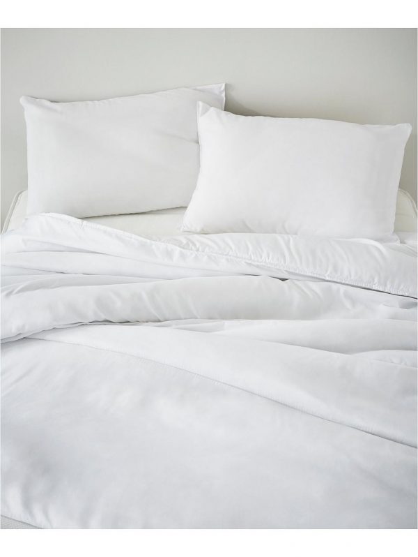 selling complete bed set includes 10 5 tog duvet mattress protector and pillows 5efef1765cdea