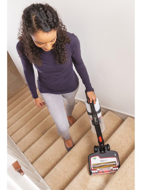 selling cordless vacuum cleaner with anti hair wrap single battery iz201uk 5f01a52f24ad6