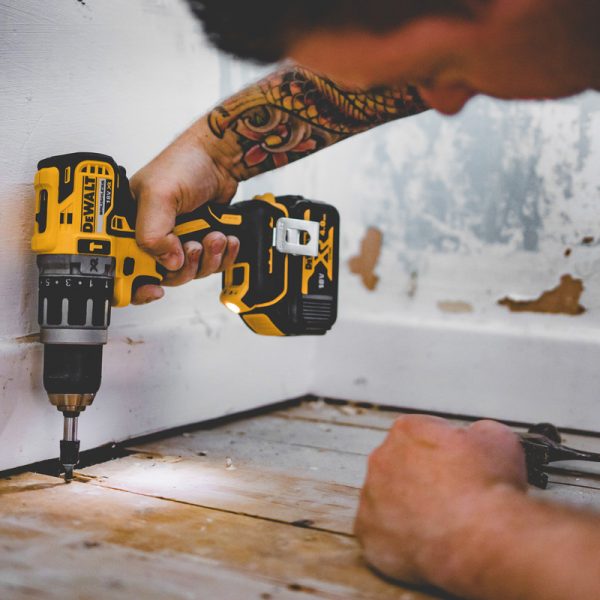selling dewalt dcd796m2 gb 18v brushless combi drill 2 x 4 0ah 5f12967bbcc40