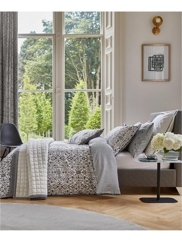 selling dhaka quilted throw 5efeefdf92561