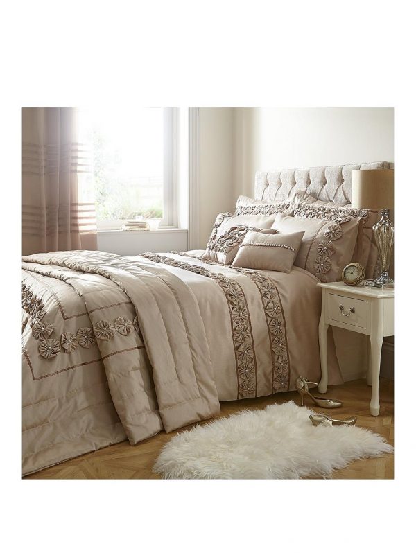 selling franchesca bedspread throw and pillow shams 5efef3913f458