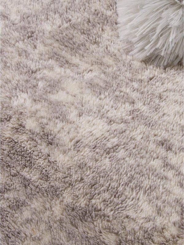 selling marble pom pom throw 5efef05ff1107