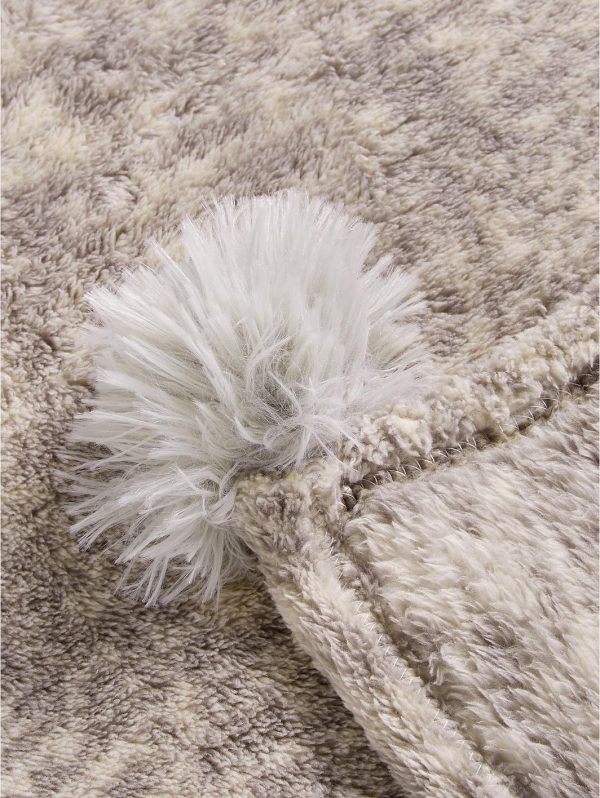 selling marble pom pom throw 5efef06096909