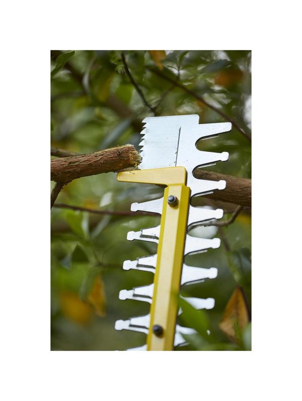 buy sfmcht885m1 gb v20 18v lithium ion cordless hedge trimmer 4 0ah battery 5f59be81506b2